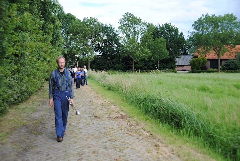 Walking Performance with Trumpets, Forwards Backwards