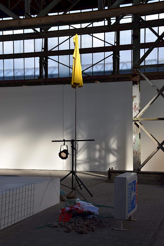 Forwards Backwards, monument van verandering en vernieuwing II (annex)