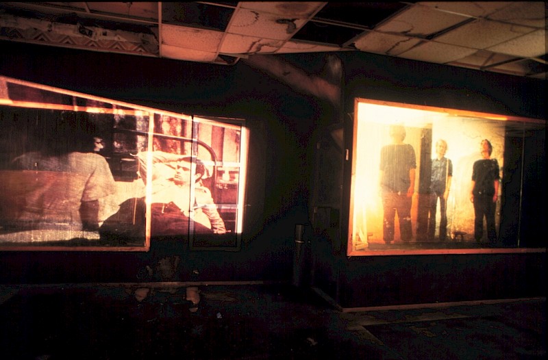 Poses Positives I, mirror installation