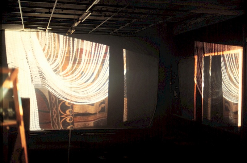 Poses Positives I, mirror installation